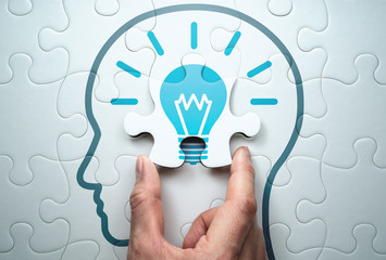 最近同学合伙想开个小店 网店也行 实体店也行 给点关于开店方面的策划 关于卖服装