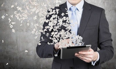 最近同学合伙想开个小店 网店也行 实体店也行 给点关于开店方面的策划 关于卖服装